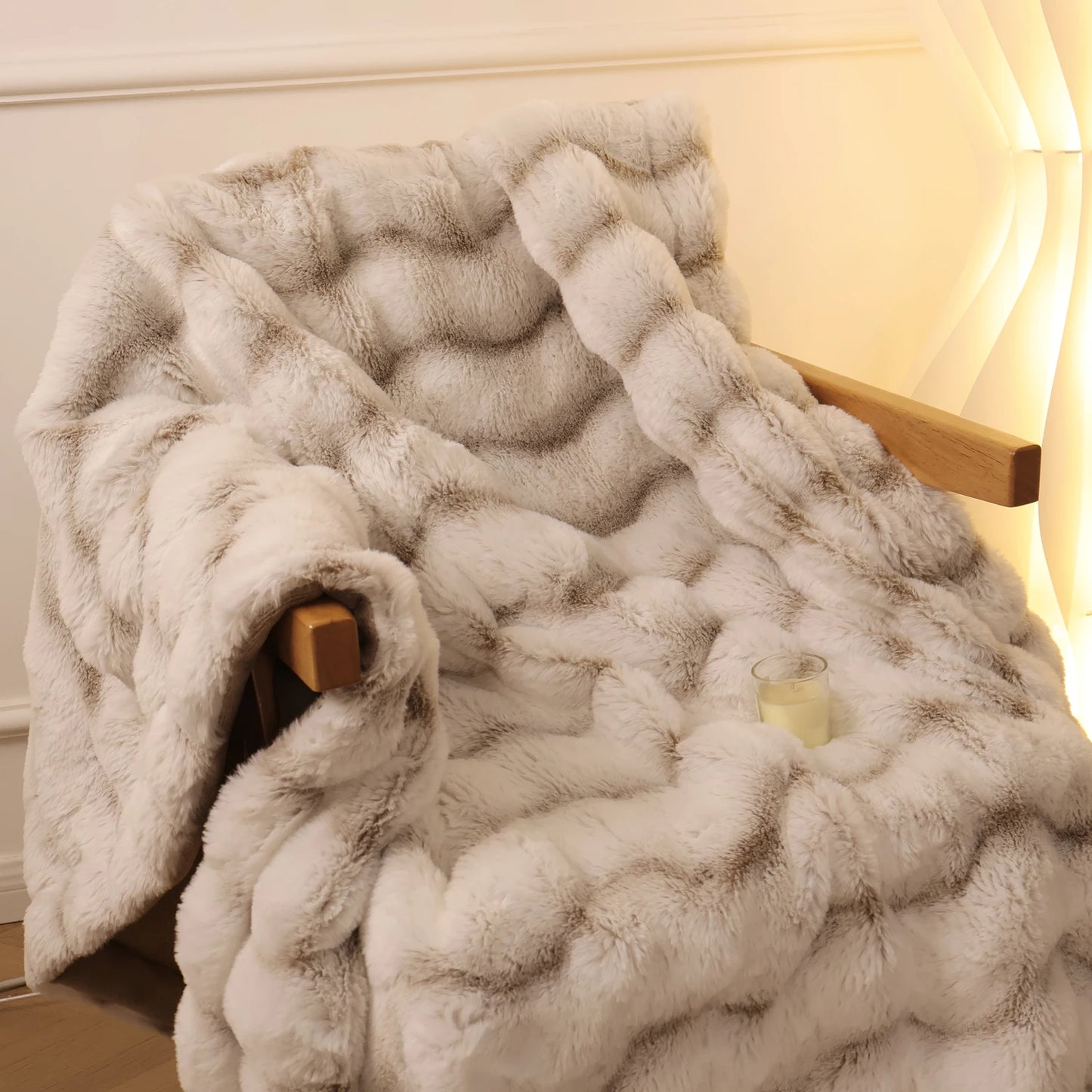 1 pc Faux Fur Blanket for Couch, Cozy Soft and Fuzzy Plush Rabbit Fur Bubble Blanket for Sofa Bedroom Living Room,Two Size