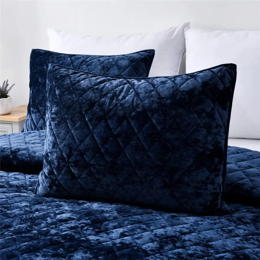 Distressed Velvet Quilt Set With Diamond Quilting