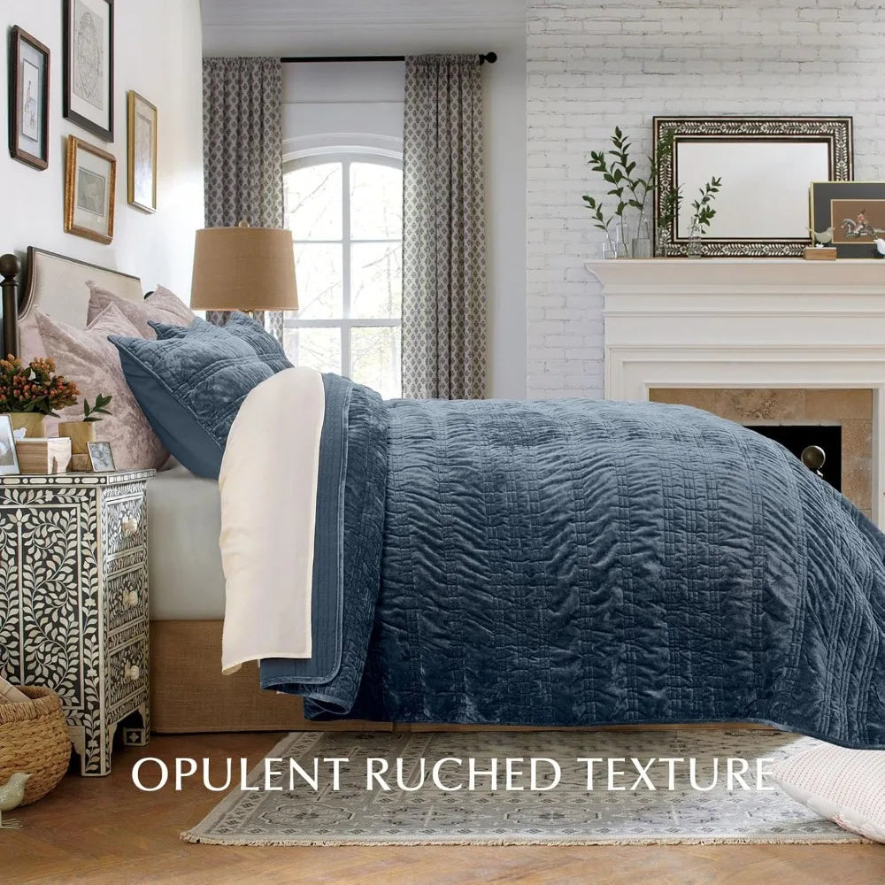 Luxurious Velvet Quilted Bedspread Set With Soft Lightweight Coverlet