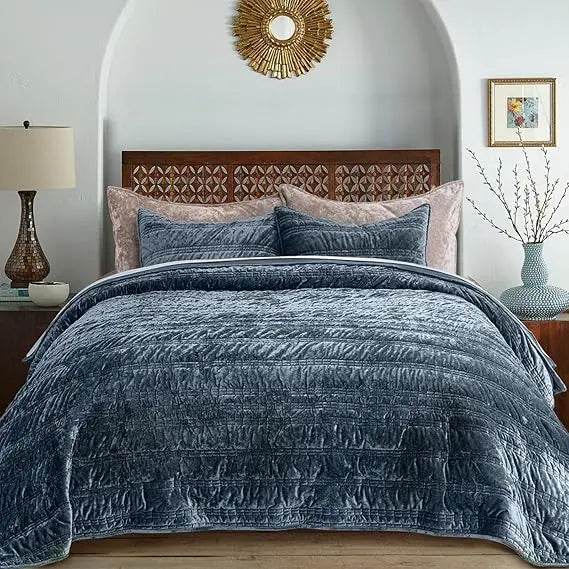 Luxurious Velvet Quilted Bedspread Set With Soft Lightweight Coverlet