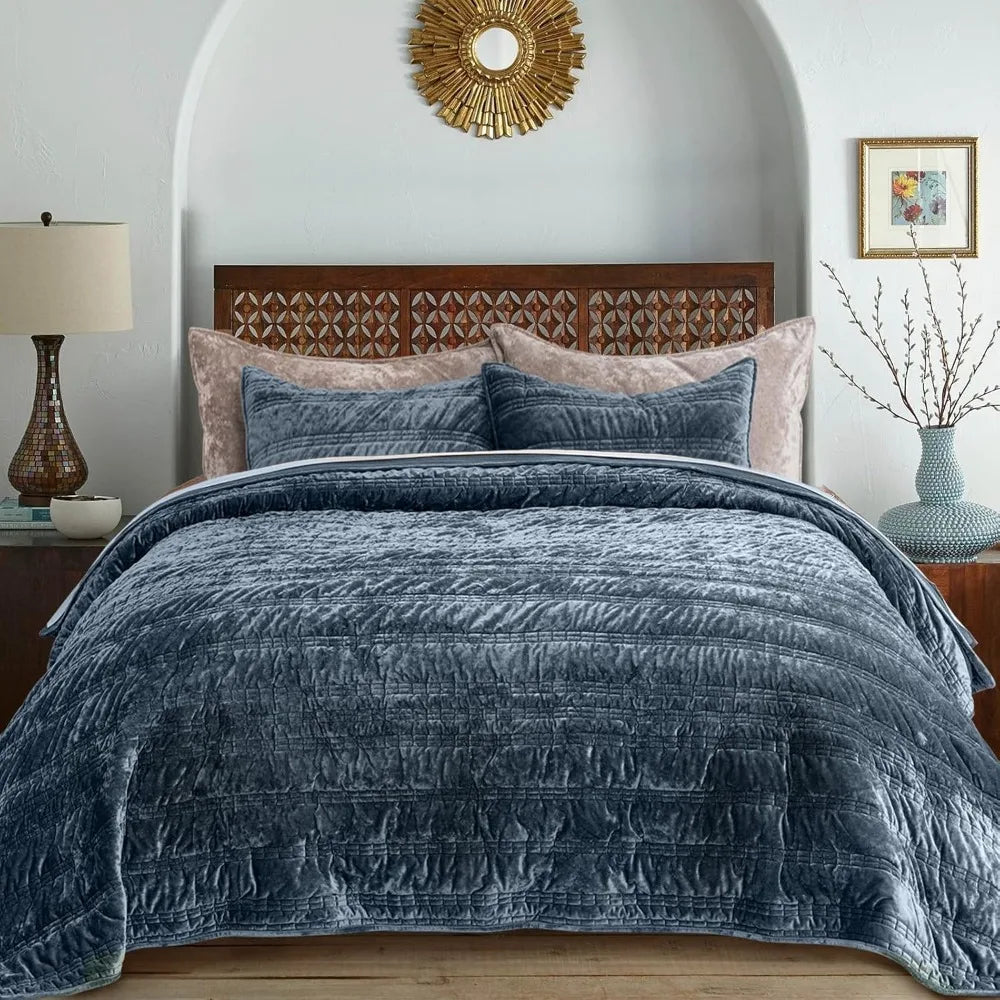 Luxurious Velvet Quilted Bedspread Set With Soft Lightweight Coverlet